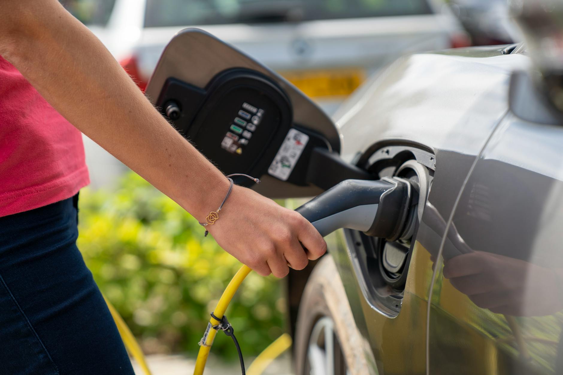 electric vehicle tax benefits